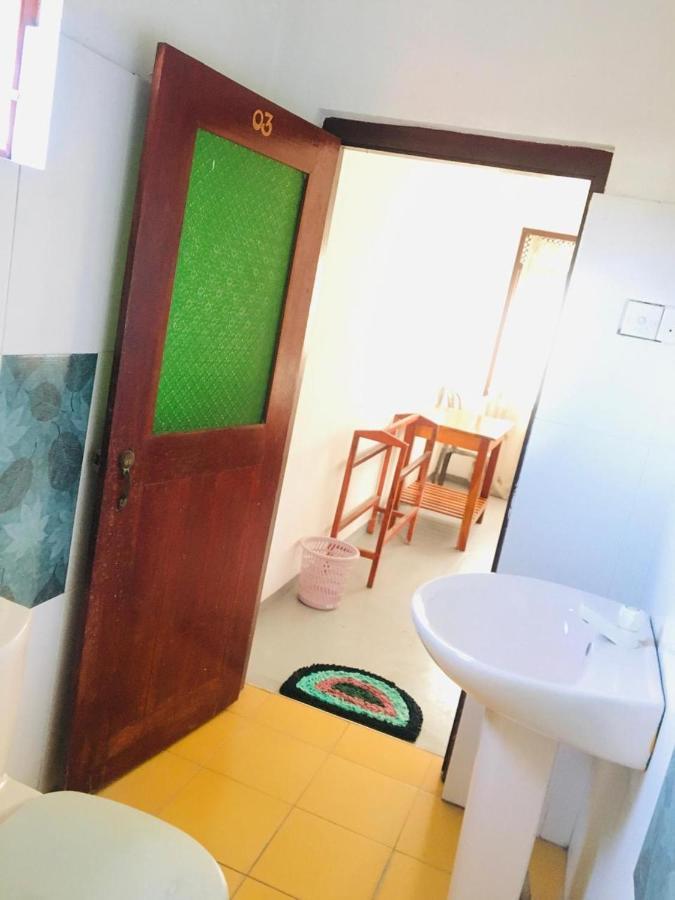Sunrise Guest House & Restaurant Tangalle Exterior foto